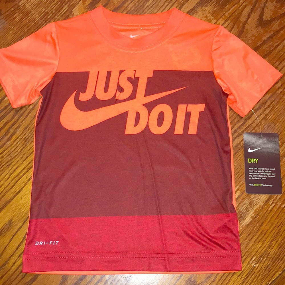 NWT Nike Hyper Crimson Orange Dri-Fit T-shirt